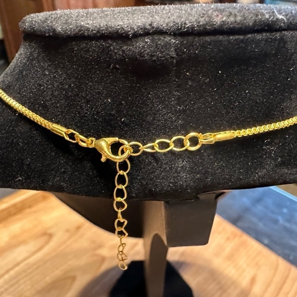 COPY - Yellow pendant necklace. New - Picture 2 of 2